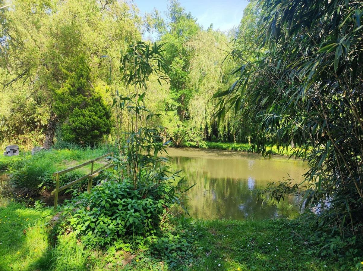 Le Moulin De Benneville Chambres D'Hotes, Petit Dejeuner Compris Cahagnes Exterior foto